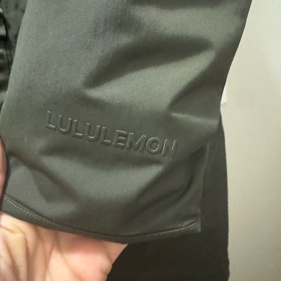 Lululemon Snow Warrior 3-in-1 Parka in Dark Olive, Size 6 - Picture 5 of 7